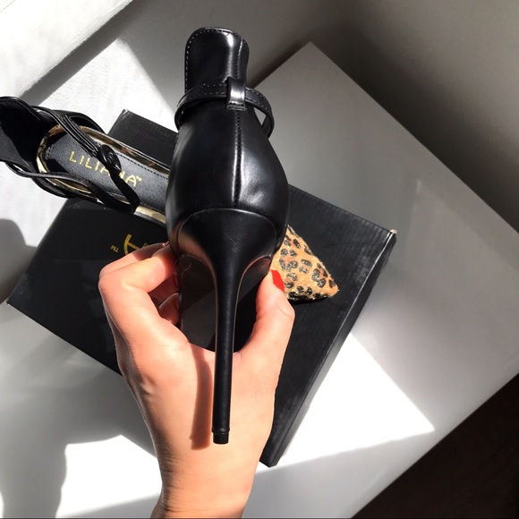 🆕 LEOPARD PRINT FAUX LEATHER POINTY TOE HEELS! - Picture 7 of 8